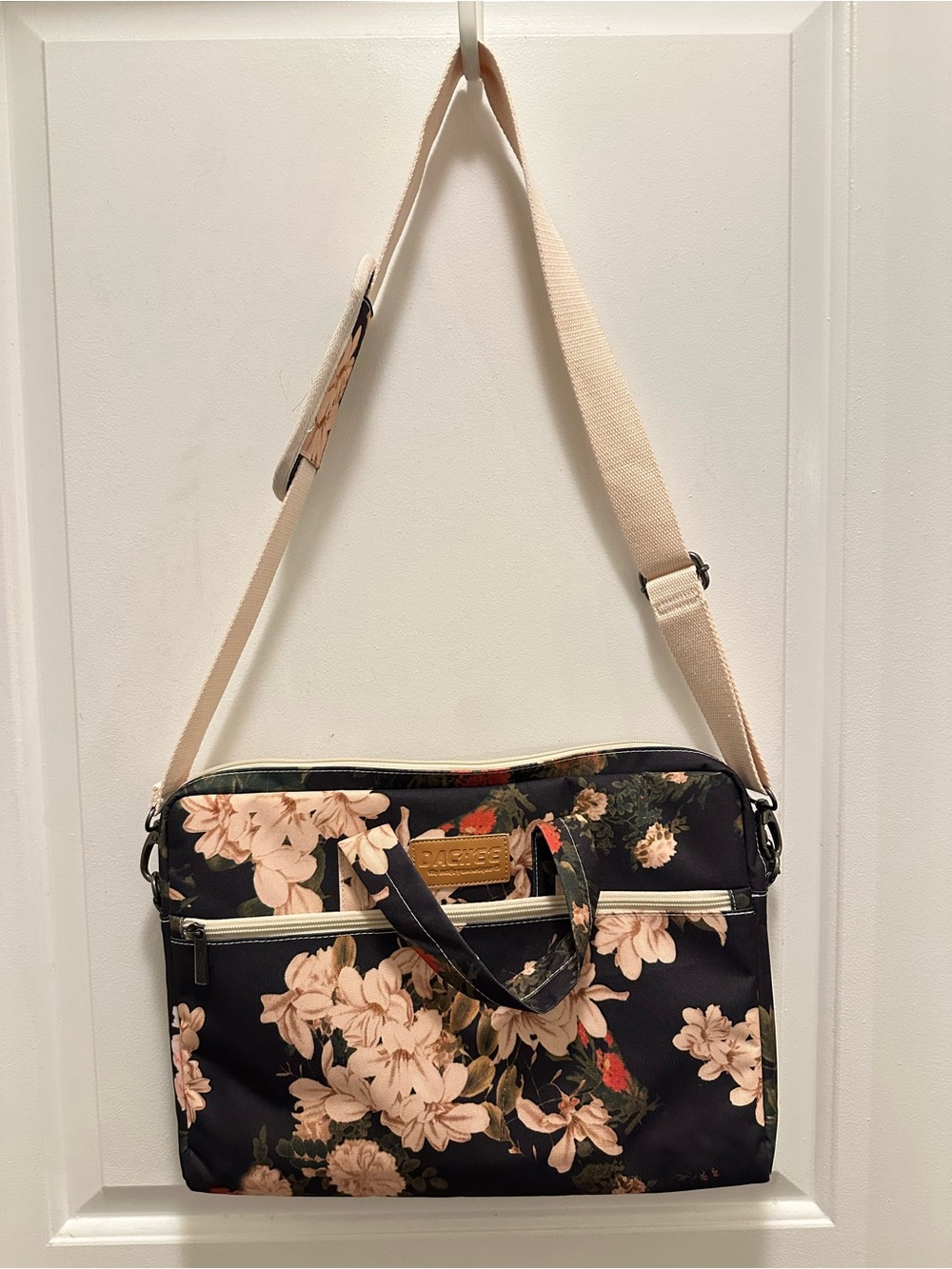 DACHEE Floral Laptop Bag
